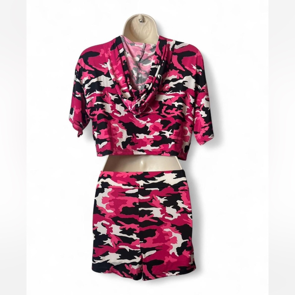 Codigo‎ Camo Shorts and Cropped Top Set - Picture 2 of 16